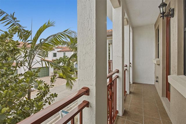 11621 SW 13th Court, Pembroke Pines, FL 33025