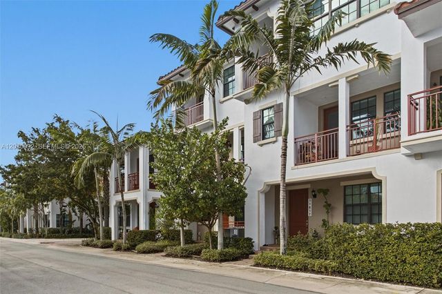 11621 SW 13th Court, Pembroke Pines, FL 33025