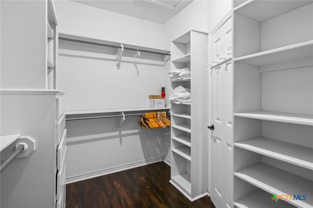 80 Hunters Way, Victoria, TX 77904