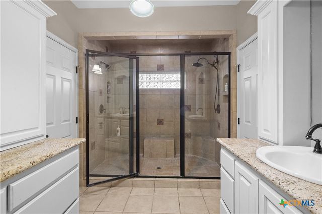 80 Hunters Way, Victoria, TX 77904