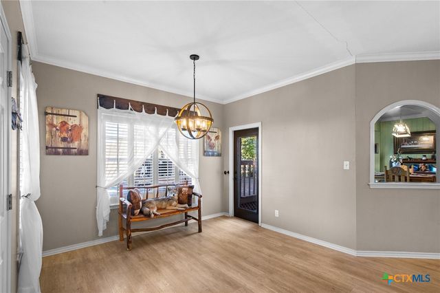 80 Hunters Way, Victoria, TX 77904