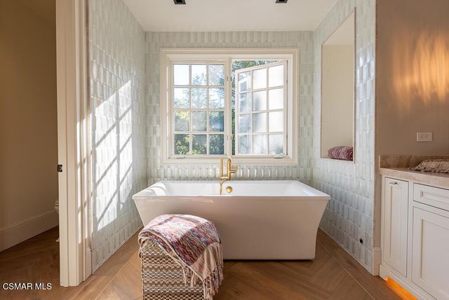 2313 Heatherbank Court, Thousand Oaks, CA 91361