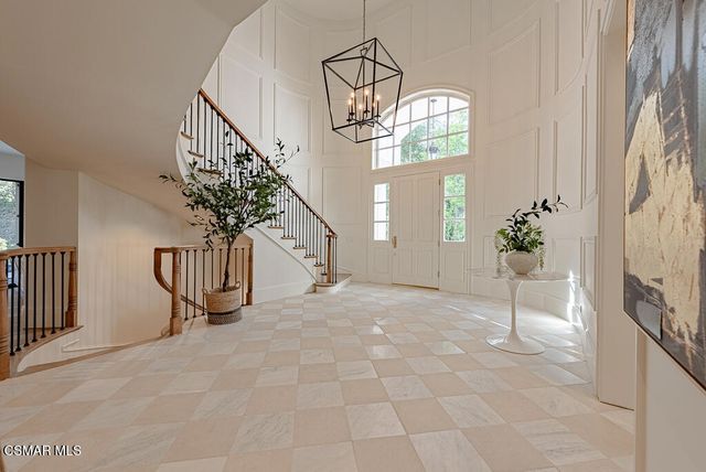 2313 Heatherbank Court, Thousand Oaks, CA 91361