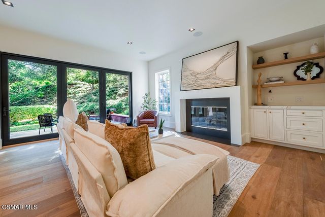 2313 Heatherbank Court, Thousand Oaks, CA 91361