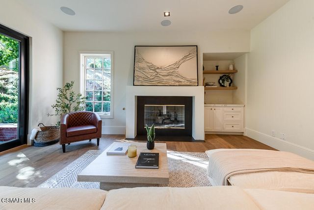 2313 Heatherbank Court, Thousand Oaks, CA 91361