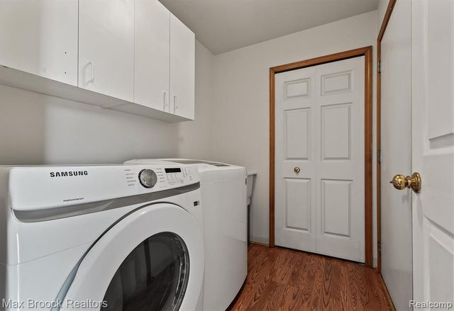 1776 Hillman Drive, Troy, MI 48083