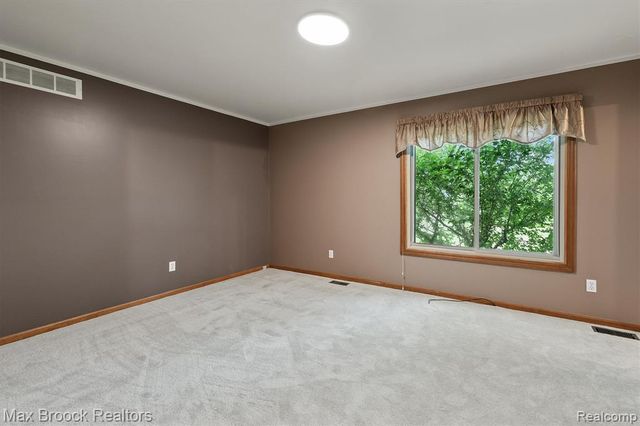 1776 Hillman Drive, Troy, MI 48083