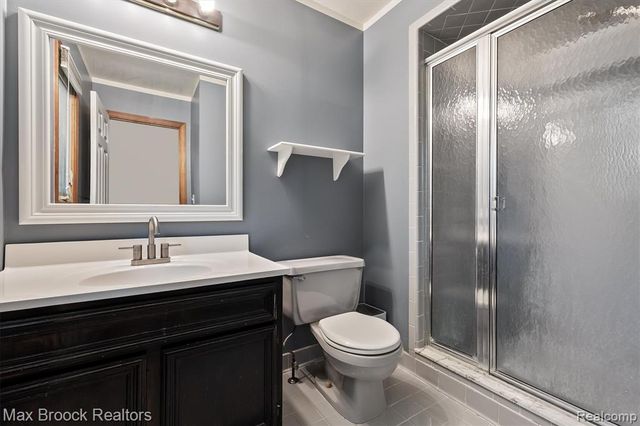1776 Hillman Drive, Troy, MI 48083