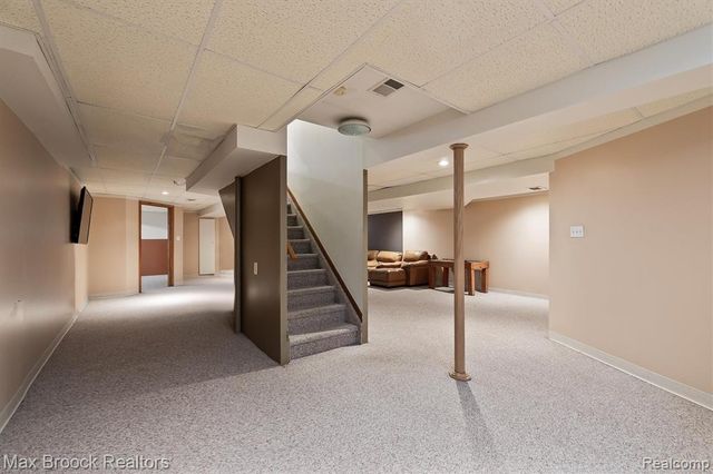 1776 Hillman Drive, Troy, MI 48083