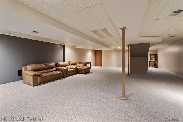 1776 Hillman Drive, Troy, MI 48083