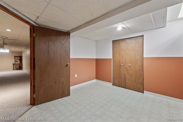 1776 Hillman Drive, Troy, MI 48083