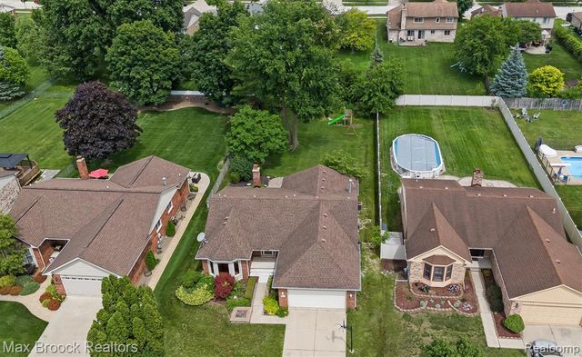 1776 Hillman Drive, Troy, MI 48083