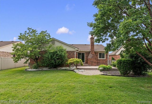 1776 Hillman Drive, Troy, MI 48083