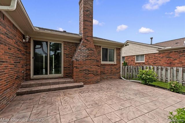 1776 Hillman Drive, Troy, MI 48083
