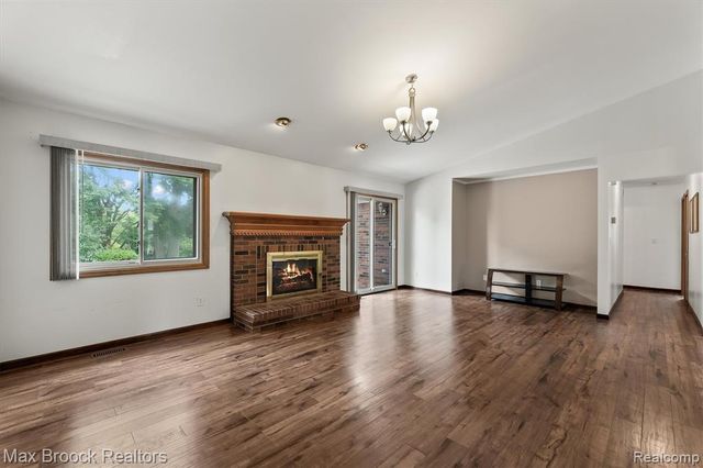 1776 Hillman Drive, Troy, MI 48083