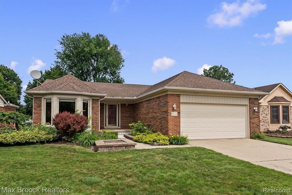 1776 Hillman Drive, Troy, MI 48083