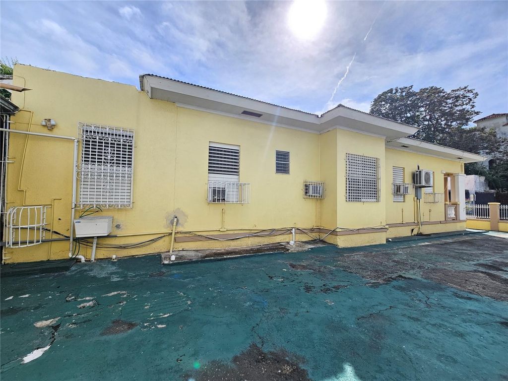 Image 15 of property listing at 62 CALLE COMERCIO, Ponce, PR 00730