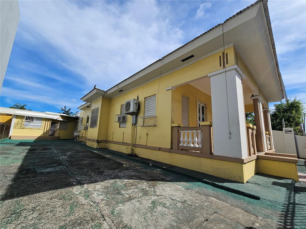Image 16 of property listing at 62 CALLE COMERCIO, Ponce, PR 00730