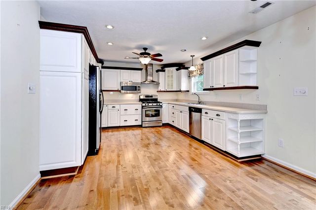 701 Tabb Lakes DR, Yorktown, VA 23693