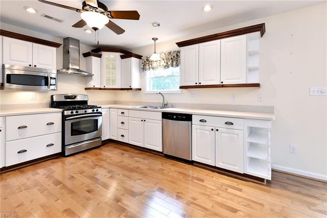 701 Tabb Lakes DR, Yorktown, VA 23693