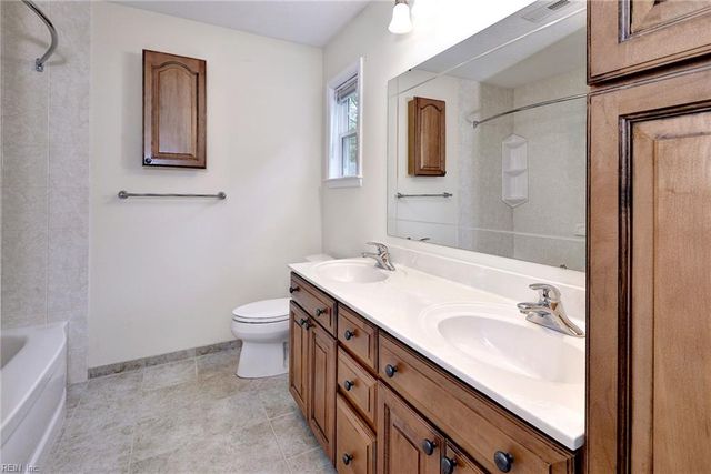 701 Tabb Lakes DR, Yorktown, VA 23693