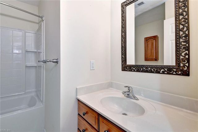 701 Tabb Lakes DR, Yorktown, VA 23693