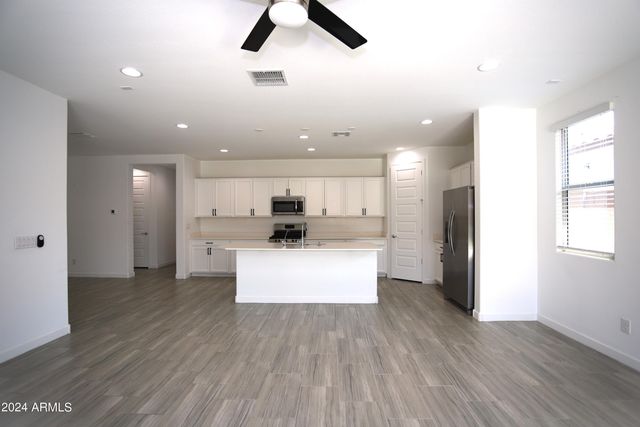 1651 W PIEDMONT Road, Phoenix, AZ 85041