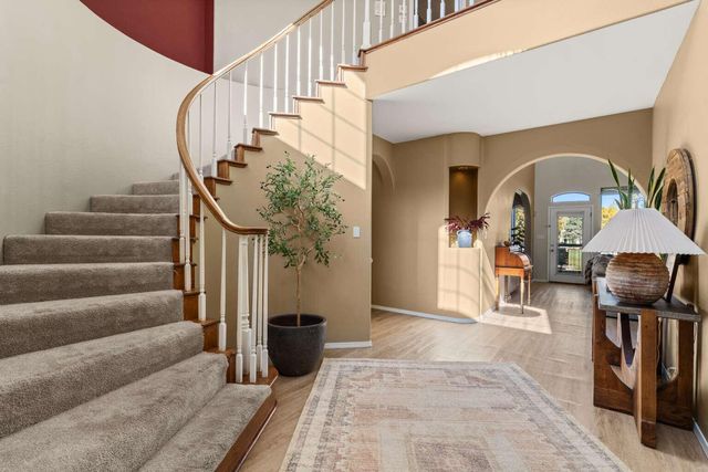 9909 Barrinson NE, Albuquerque, NM 87111