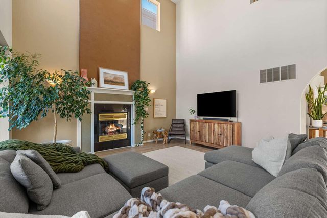 9909 Barrinson NE, Albuquerque, NM 87111