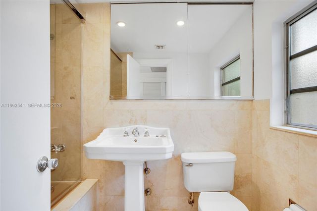 50 Park Dr 5, Bal Harbour, FL 33154