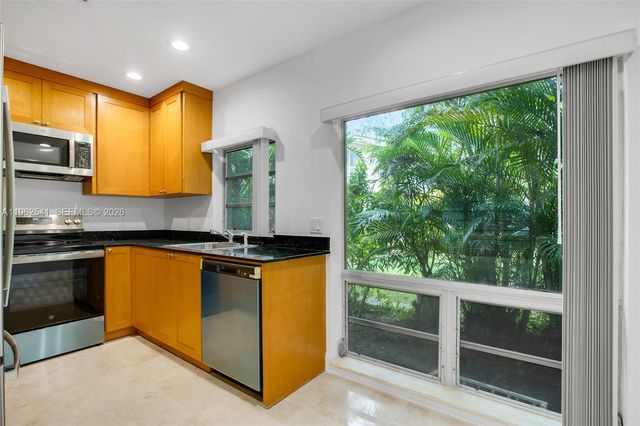 50 Park Dr 5, Bal Harbour, FL 33154