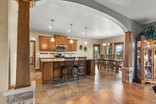 647 RUSCH DRIVE, Combined Locks, WI 54113