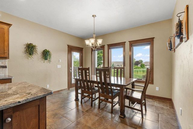 647 RUSCH DRIVE, Combined Locks, WI 54113