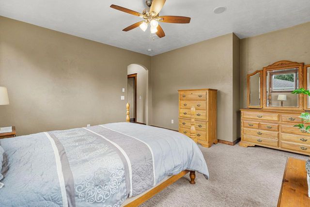 647 RUSCH DRIVE, Combined Locks, WI 54113