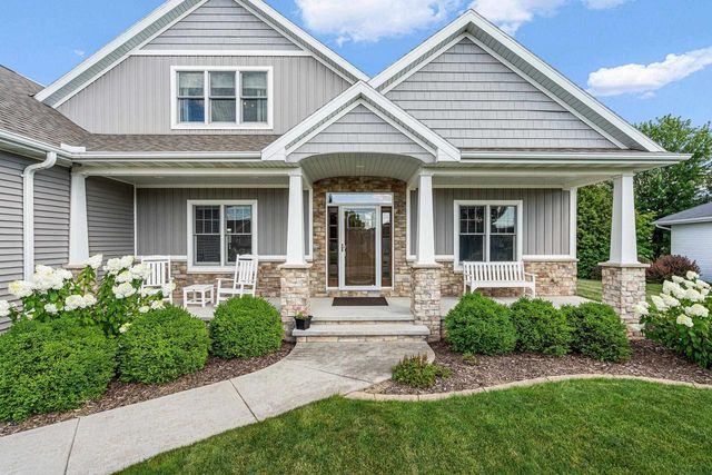 647 RUSCH DRIVE, Combined Locks, WI 54113