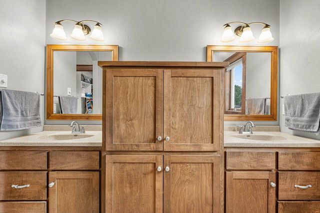 647 RUSCH DRIVE, Combined Locks, WI 54113