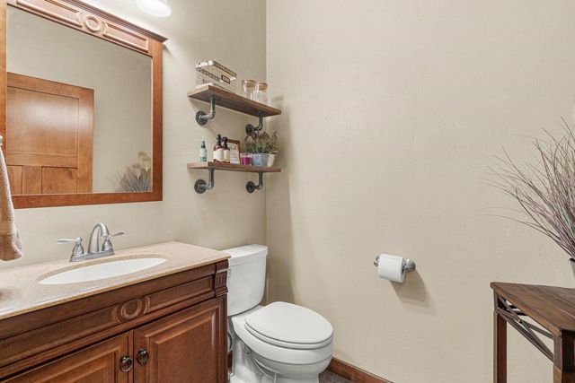 647 RUSCH DRIVE, Combined Locks, WI 54113