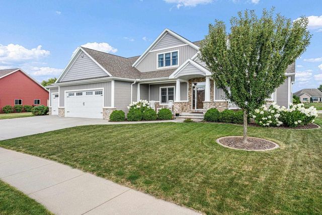 647 RUSCH DRIVE, Combined Locks, WI 54113