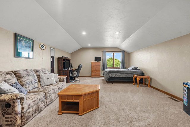 647 RUSCH DRIVE, Combined Locks, WI 54113