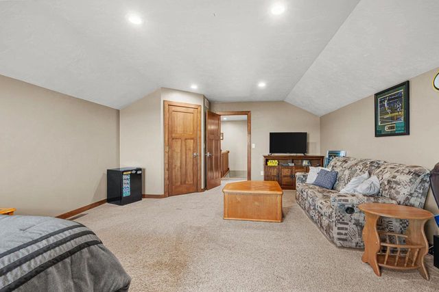 647 RUSCH DRIVE, Combined Locks, WI 54113