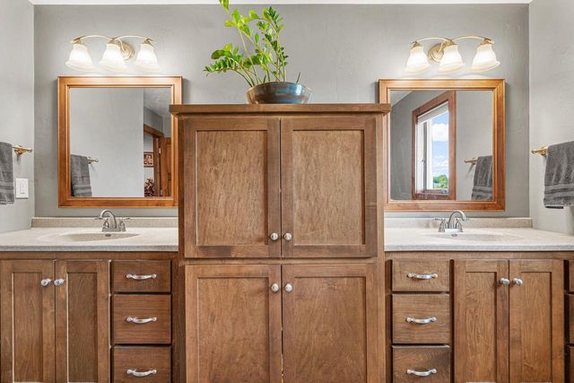 647 RUSCH DRIVE, Combined Locks, WI 54113
