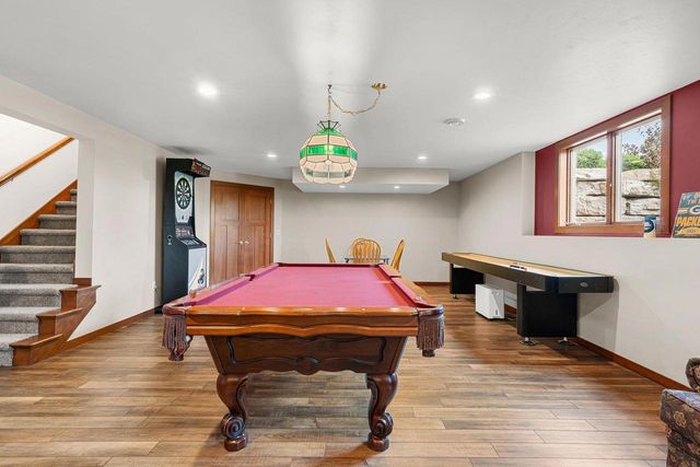 647 RUSCH DRIVE, Combined Locks, WI 54113