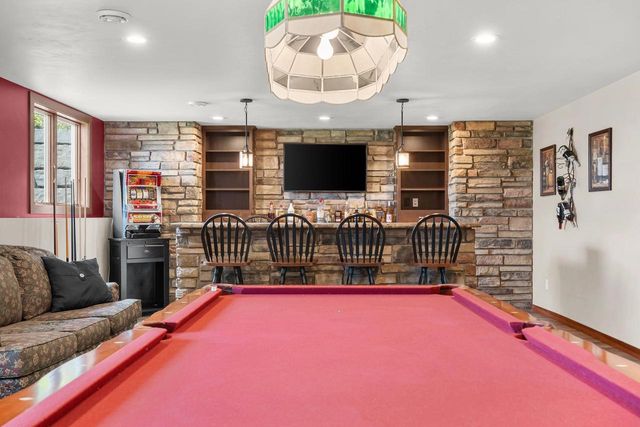 647 RUSCH DRIVE, Combined Locks, WI 54113