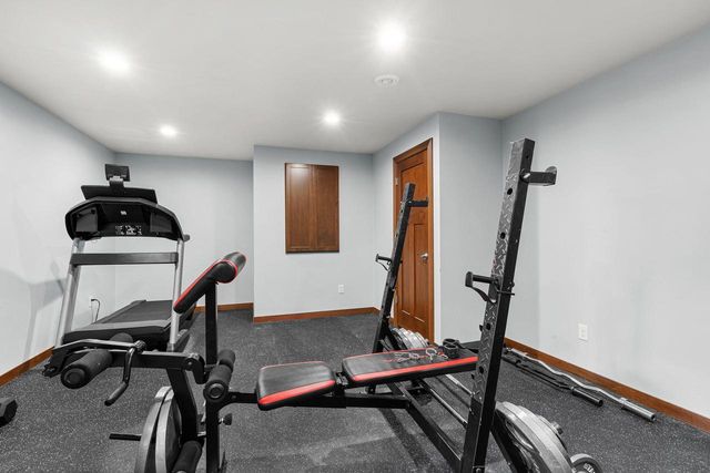 647 RUSCH DRIVE, Combined Locks, WI 54113