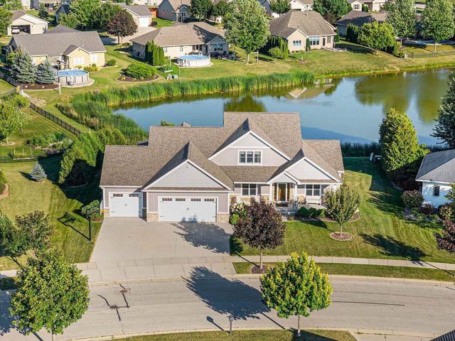 647 RUSCH DRIVE, Combined Locks, WI 54113