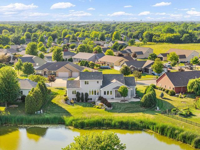 647 RUSCH DRIVE, Combined Locks, WI 54113