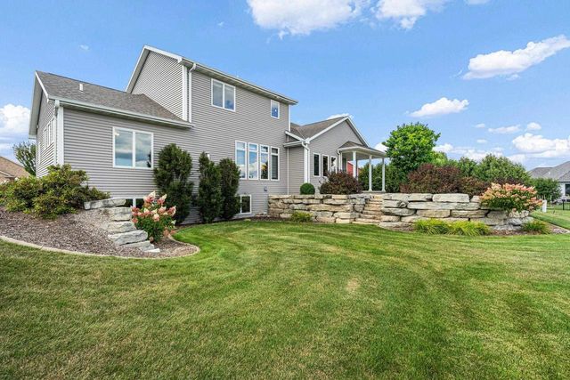 647 RUSCH DRIVE, Combined Locks, WI 54113
