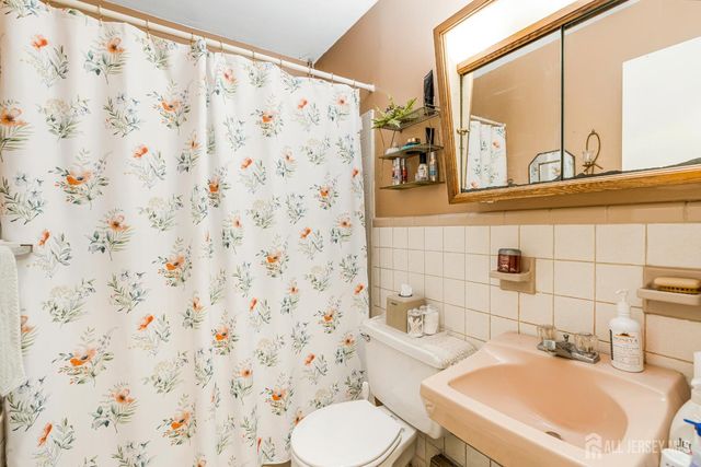 512-516 Voorhees Avenue, Middlesex, NJ 08846