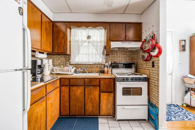 512-516 Voorhees Avenue, Middlesex, NJ 08846