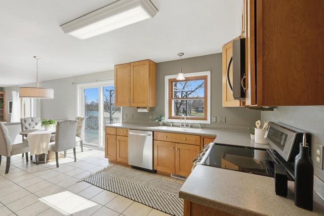 570 Riverview Drive, Marshall, WI 53559